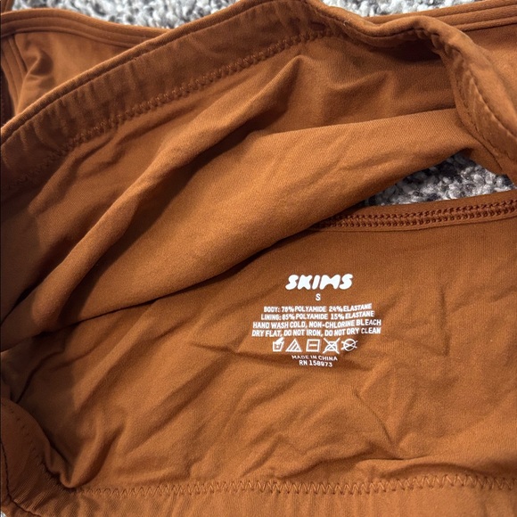 NWT Skims Fits Everybody One Shoulder Bralette in Copper Small - Picture 6 of 8